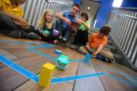 Illustration for article titled A Remote Control Ball Might Be the Most Enjoyable Way to Learn to Code